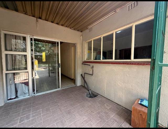 3 BEDROOM PROPERTY TO RENT IN FLORA GARDENS